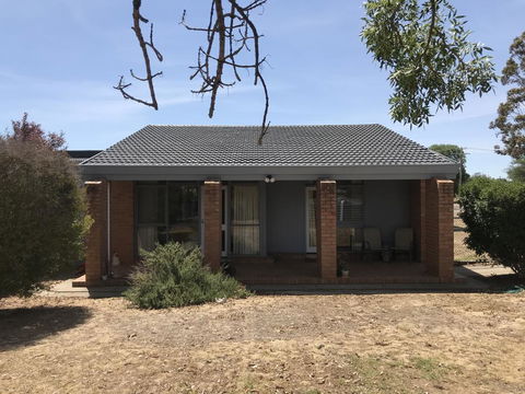 Dunolly Broadway B&B - Accommodation Newcastle 3