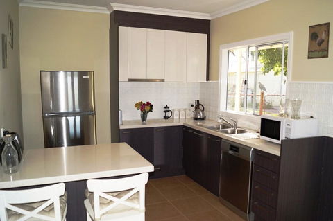 Eagle's View Bed & Breakfast - Accommodation Newcastle 3