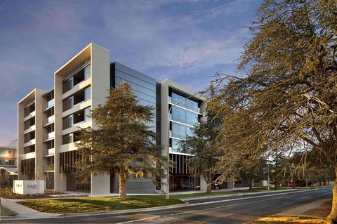 East Hotel And Apartments - Accommodation Newcastle 0