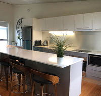 Easy Breezy Beach Shack - Accommodation Newcastle