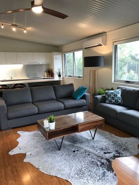 Easy Breezy Beach Shack - Accommodation Newcastle 3
