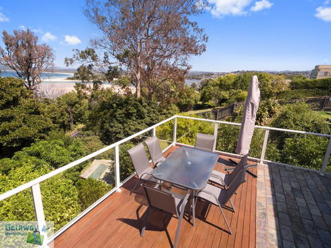Eight Lakes - Accommodation Newcastle 3