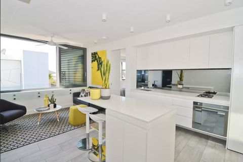 EIGHT TWO NINE TWO V: BONDI BEACH - Accommodation Newcastle 0