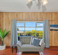 EIGHTY STEPS - walk to the ocean edge - Accommodation Newcastle