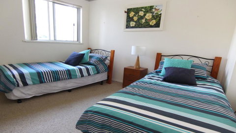 El Sandi 3 - On The Beach! - Accommodation Newcastle 2