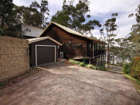 Elandra - Accommodation Newcastle 3