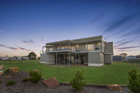 Elevation - Waterviews In Newlands Arm - Accommodation Newcastle 0