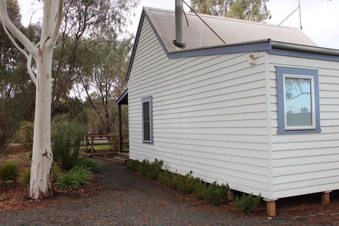 Elinike Guest Cottages - Accommodation Newcastle 1