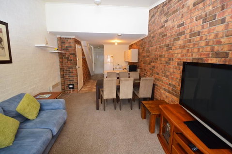 Ellswood 6 - Accommodation Newcastle 2