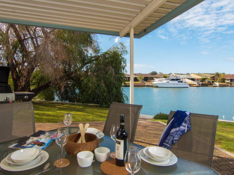 Elouera 23 - Accommodation Newcastle 3