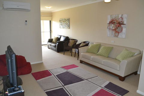 ELSINOR Townhouse 8 Mulwala - Accommodation Newcastle 3