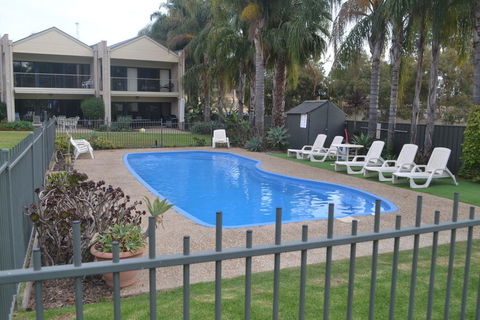 ELSINOR Townhouse 8 Mulwala - Accommodation Newcastle 0