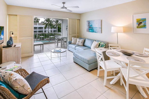 Elysium The Beach Club - Accommodation Newcastle 3