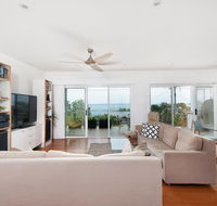 Embracing DutchiesNelsons Bay - Accommodation Newcastle