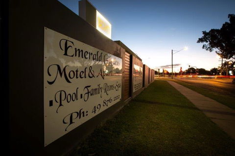 Emerald Gardens Motel & Apartments - Accommodation Newcastle 0