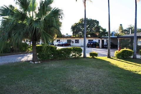 Emerald Tower Motor Inn - Accommodation Newcastle 1