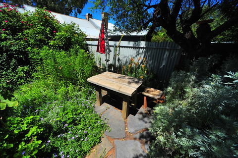 Emma Tiver Heritage Cottage - Accommodation Newcastle 1