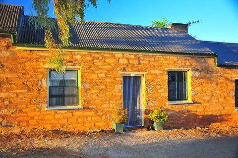 Emma Tiver Heritage Cottage - Accommodation Newcastle 2