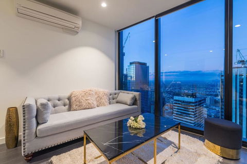 EQ Tower Luxury 2 Bedroom Skyline CBD Apartment - Accommodation Newcastle 1