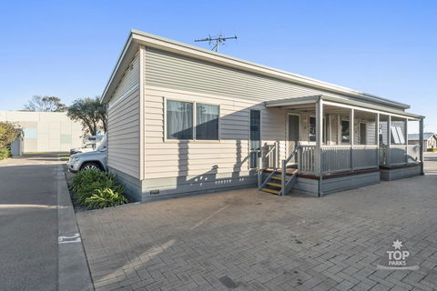 Esperance Bay Holiday Park - Accommodation Newcastle 0