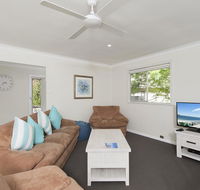 Essendene Road Box Beach Retreat 29 - Accommodation Newcastle