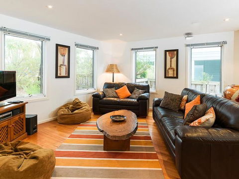 EVERGREEN BEACH HOUSE - Accommodation Newcastle 1