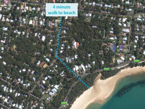 EVERGREEN BEACH HOUSE - Accommodation Newcastle 3