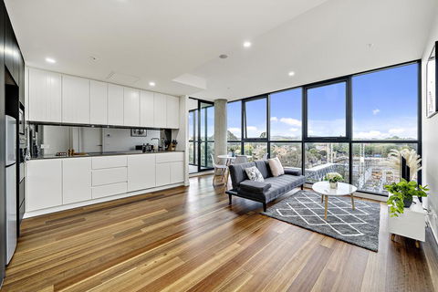 Executive City-centre Apartment With Parking - Accommodation Newcastle 0