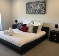 Executive Mansion Spring Racing Melbourne Cup - Accommodation Newcastle