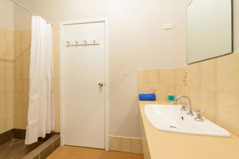 Exmouth Villas Unit 35 - 2 Bedroom Self-Contained Unit At The Heart Of Town - Accommodation Newcastle 1