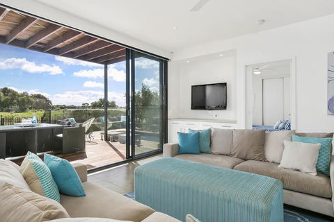 Fabulous Home - Families Only - Accommodation Newcastle 3