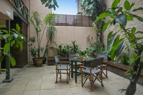 Family Terrace Home Minutes From Oxford Street And CBD - Accommodation Newcastle 2