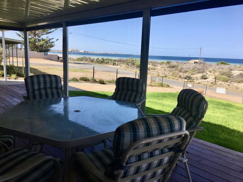 Family Tides - Accommodation Newcastle 3