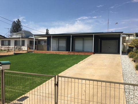 Family Tides - Accommodation Newcastle 2