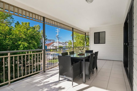 Family-Size Duplex In Quiet Neighbourhood - Accommodation Newcastle 3