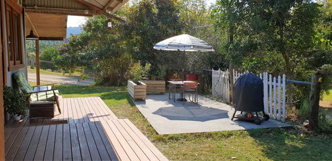 Fig Tree Retro Studio - Accommodation Newcastle 2