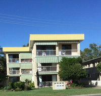 First Floor Unit with waterviews from your balcony - Accommodation Newcastle