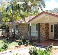 FRANGIPANI BEACH HOUSE - PET FRIENDLY 22 Belbourie Cres Boomerang Beach - Accommodation Newcastle