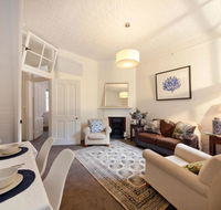 FUN TIMES in HUGE house 1 minute to SYDNEY HARBOUR - Accommodation Newcastle