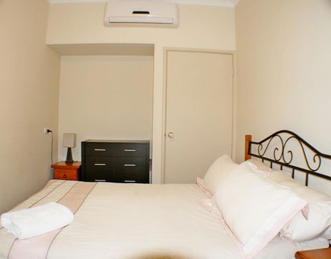 Geraldton Luxury Retreat 2 - Accommodation Newcastle 3