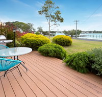 Getaway - waterfront island living - Accommodation Newcastle