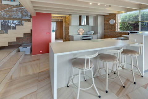 Getaway - Waterfront Island Living - Accommodation Newcastle 2