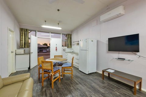 Getaway Villas Unit 38-10 - 2 Bedroom Self-Contained Accommodation - Accommodation Newcastle 2