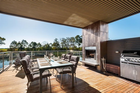 Gippsland Lakehouse - Accommodation Newcastle 3