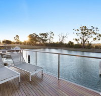Gippsland Lakehouse A - Canal frontage - Accommodation Newcastle