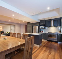 Gippsland Twelve-Spacious and Central with off street parking - Accommodation Newcastle