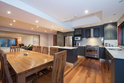 Gippsland Twelve-Spacious And Central With Off Street Parking - Accommodation Newcastle 1