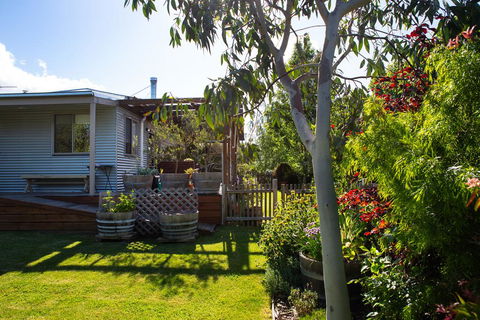 Giraffe Manor - Accommodation Newcastle 1