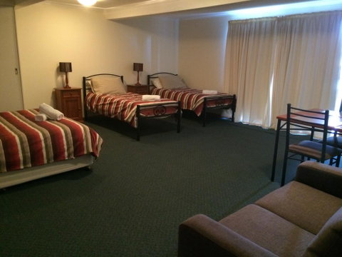 Glengarry 1 - Accommodation Newcastle 1