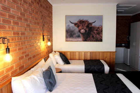 Golden River Motor Inn - Accommodation Newcastle 3
